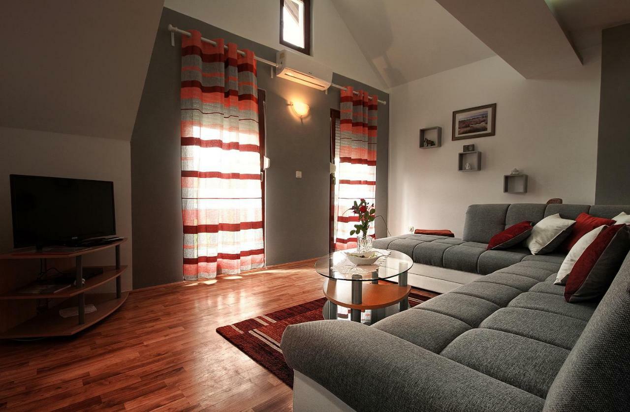 Apartment Medeni Rakovica Zewnętrze zdjęcie