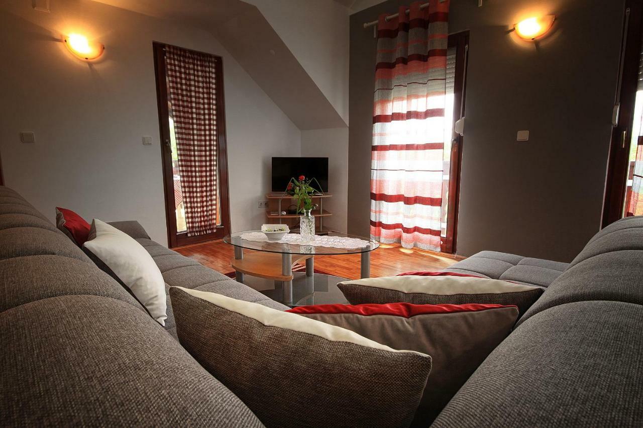 Apartment Medeni Rakovica Zewnętrze zdjęcie