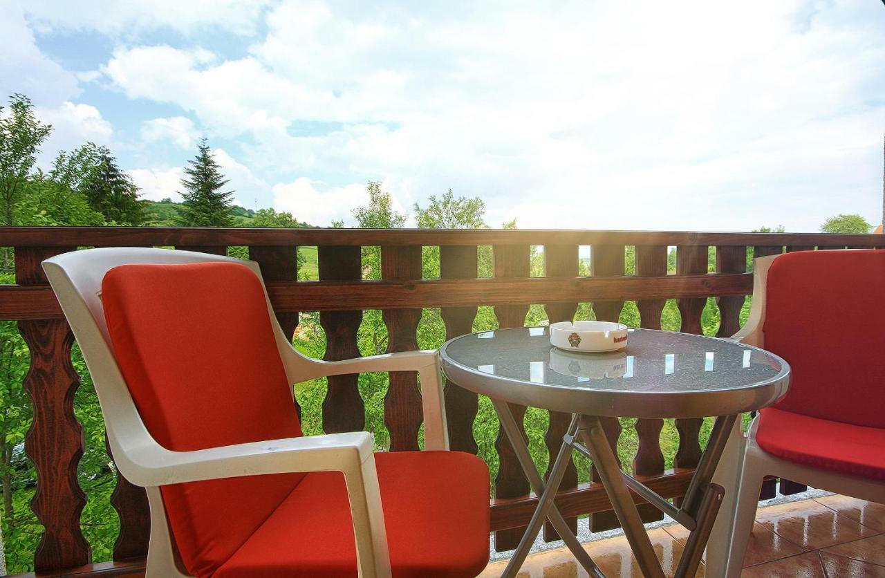 Apartment Medeni Rakovica Zewnętrze zdjęcie